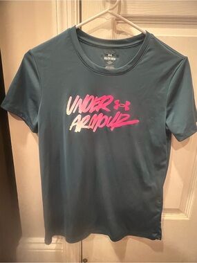 Under Armour t shirt size XS